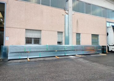 Profili omega in acciaio zincato