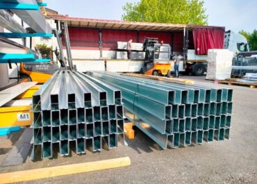 Profilati Omega in acciaio zincato: la soluzione su misura per ogni progetto🔧